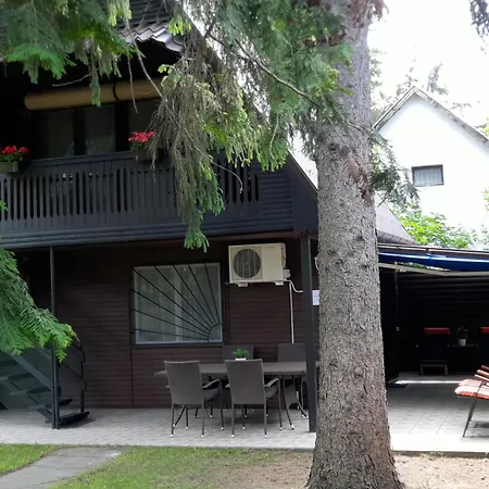 Dunaliget Vendeghaz * Szentendre